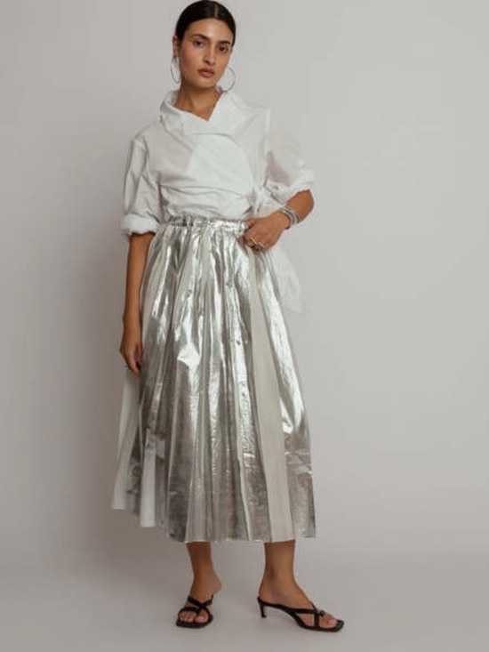 Tela Dresses & Skirts - TELA York Pleated Midi Cottom Silver White Skirt